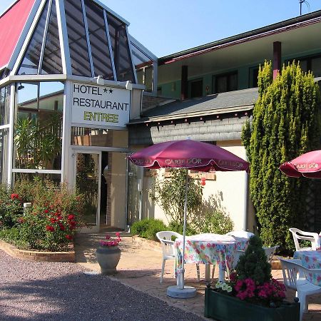 Hotel Restaurant Les Deux Sapins Cailly-sur-Eure Extérieur photo