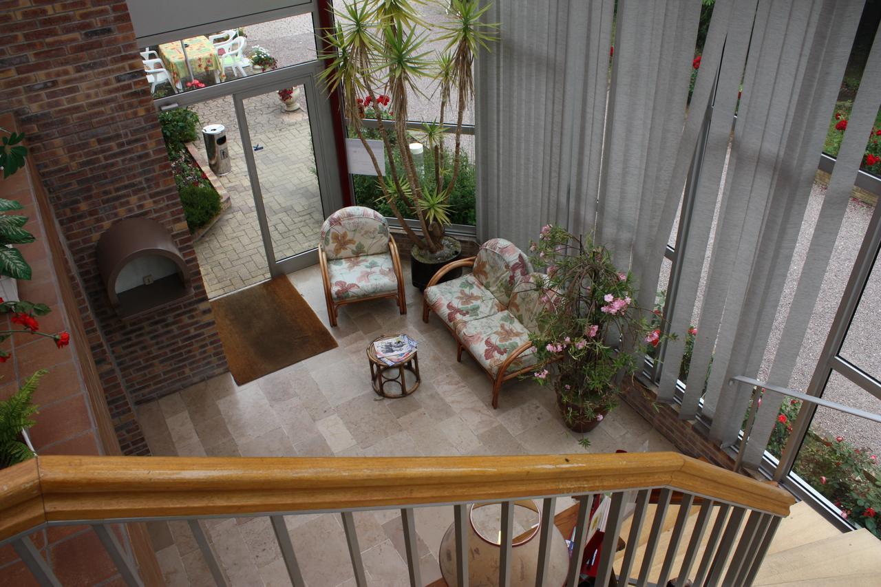 Hotel Restaurant Les Deux Sapins Cailly-sur-Eure Extérieur photo