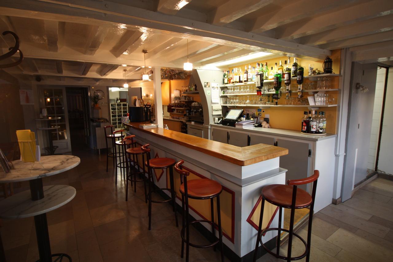 Hotel Restaurant Les Deux Sapins Cailly-sur-Eure Extérieur photo