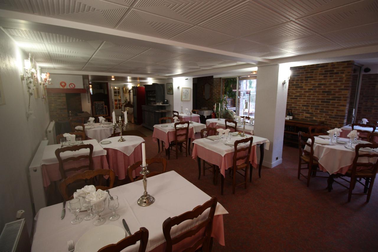 Hotel Restaurant Les Deux Sapins Cailly-sur-Eure Extérieur photo